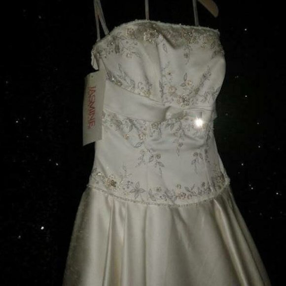 Jasmine Collection Wedding Dress Color: Ivory OBO - Picture 1 of 8